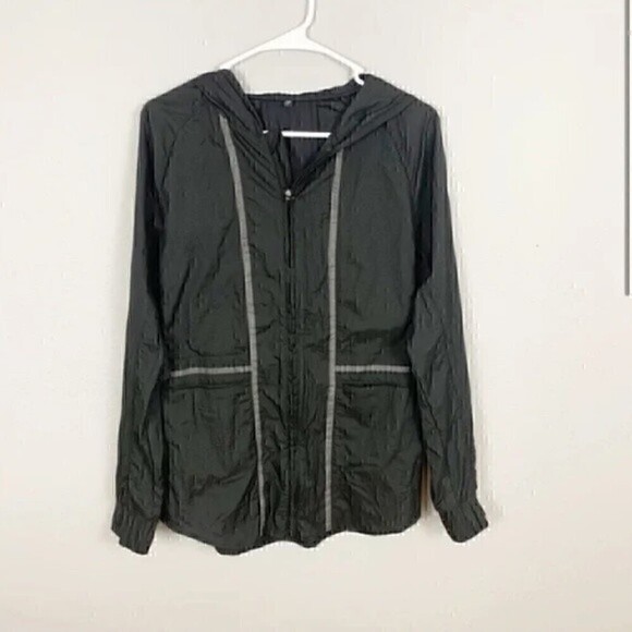 Gymshark Windbreaker Jacket - Picture 2 of 4